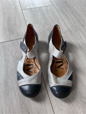 Un Tour En Ville Metallic Silver Black Mary Jane Flats Edgy Statement Shoes